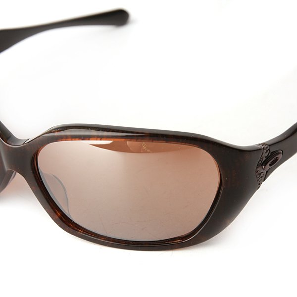 Oakley Betray Oakley Betray