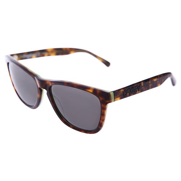 Солнцезащитные очки Oakley