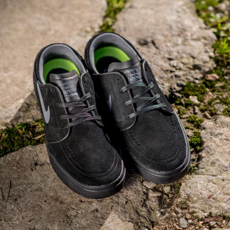 Janoski black black hotsell